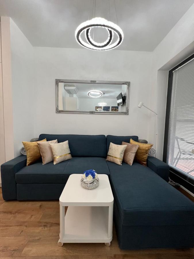 Luxe Central Studio With Pool, Parking & Ac 부다페스트 외부 사진