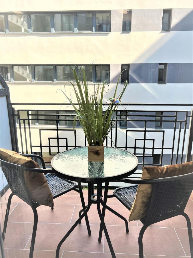 Luxe Central Studio With Pool, Parking & Ac 부다페스트 외부 사진
